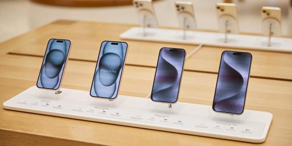 据报道，苹果公司可能会在明年发布一款超薄的iPhone手机