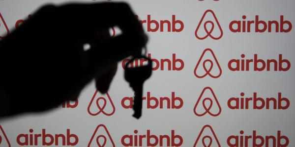 一名房地产经纪人在汉普顿海滩的豪华住宅被用于一个虚假的Airbnb骗局